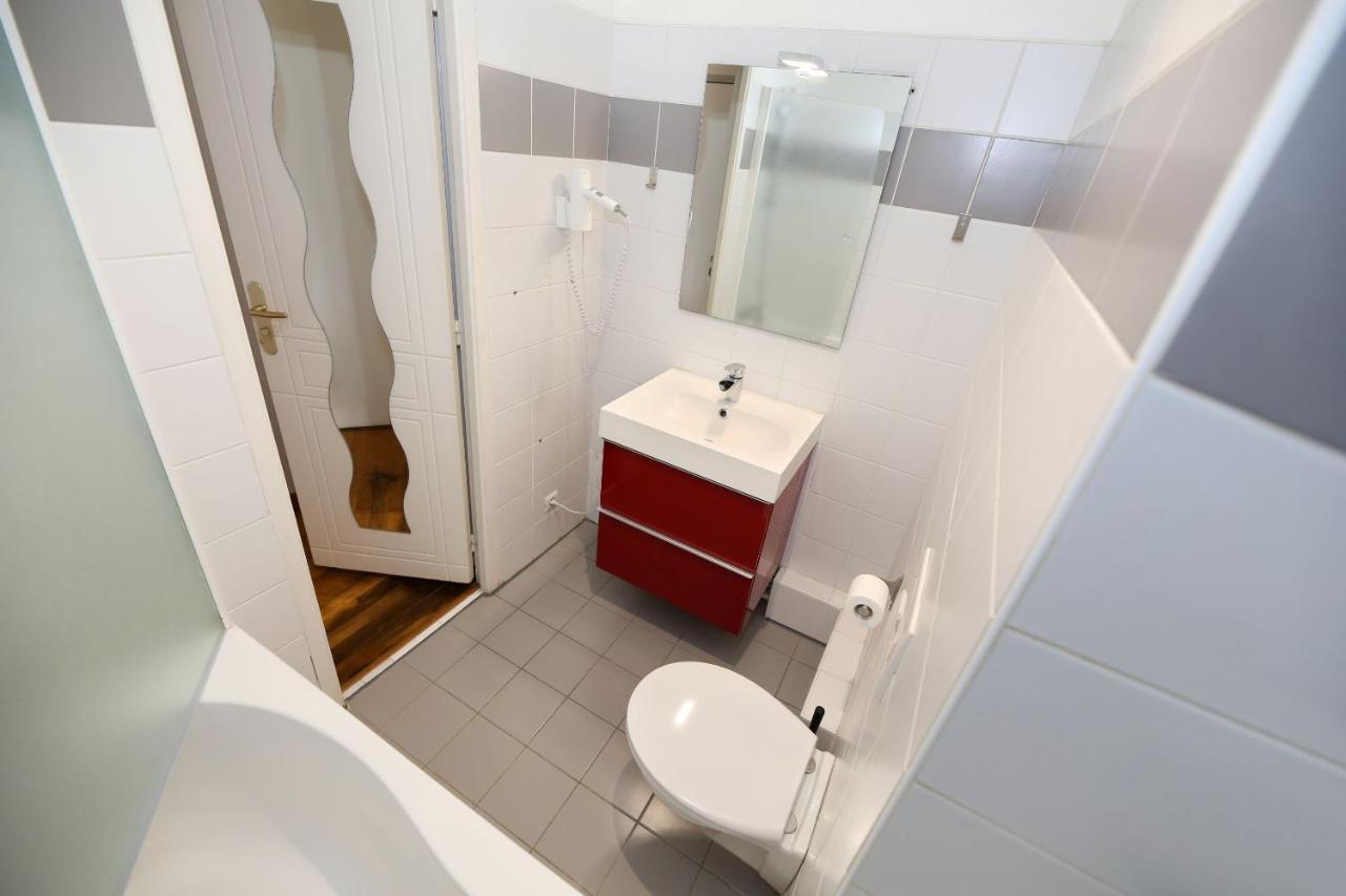 502- Studio De Charme Dans Quartier Anime 5 Appartement *